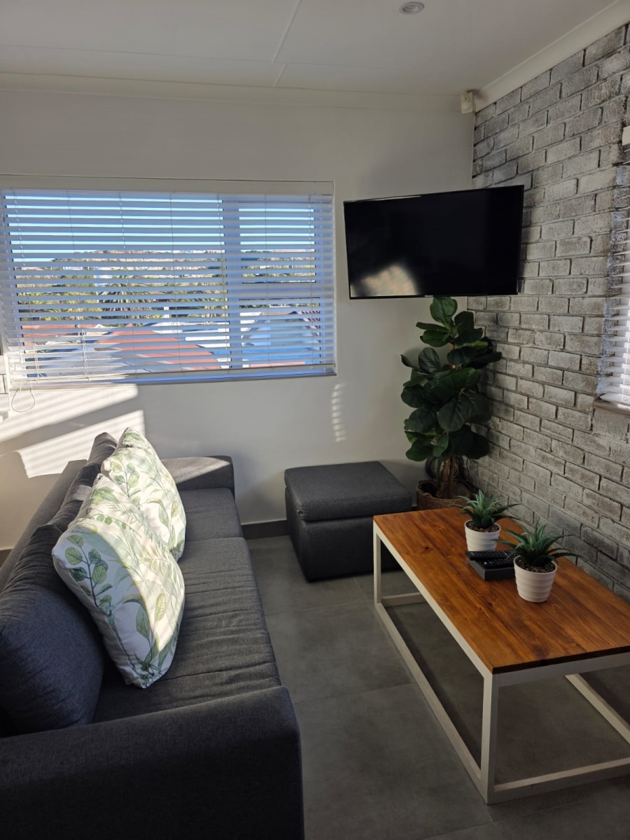 To Let 2 Bedroom Property for Rent in Bayview Western Cape